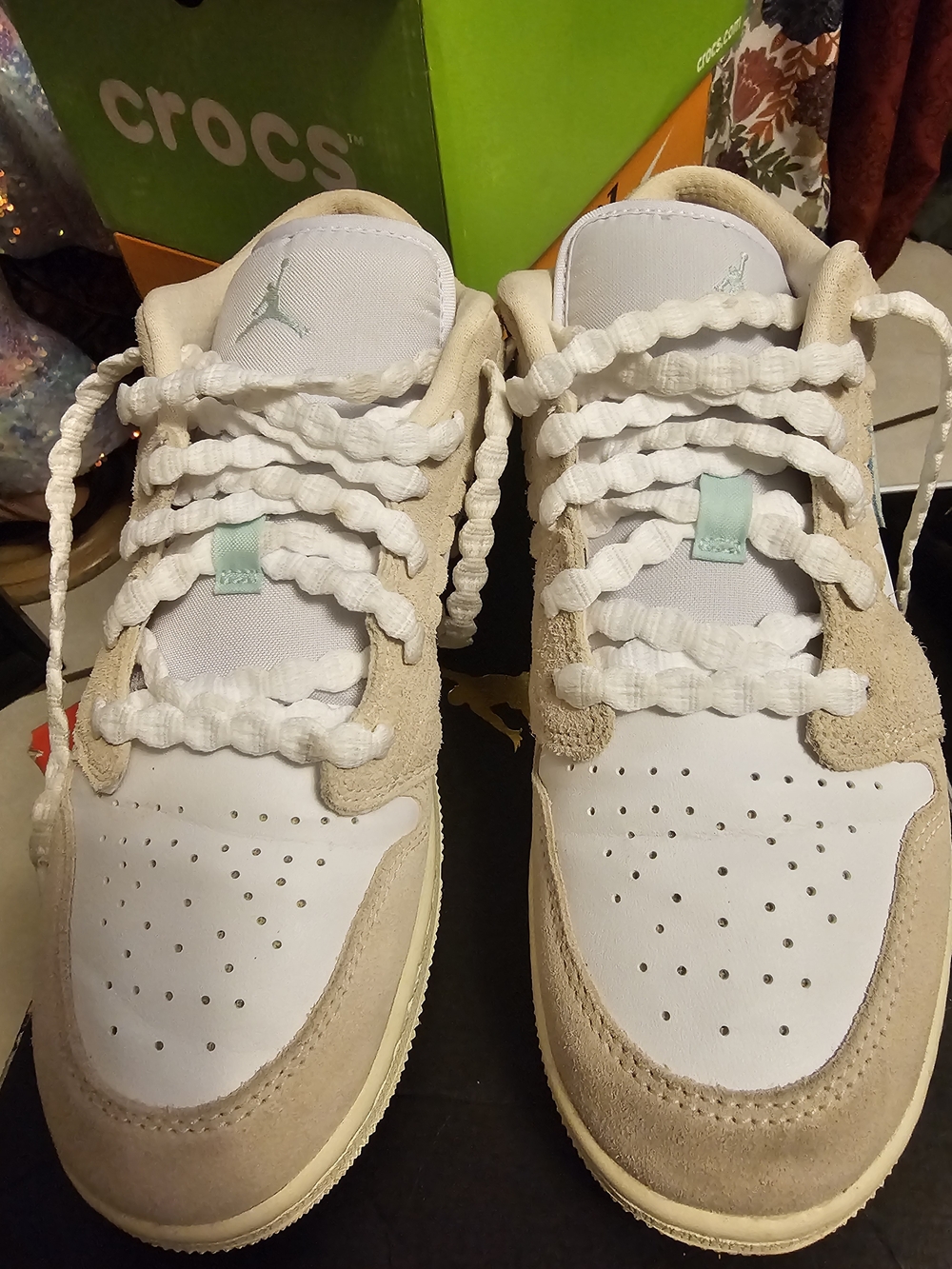 Jordan Kids Beige and White Low-Top Sneakers with Mint Detail